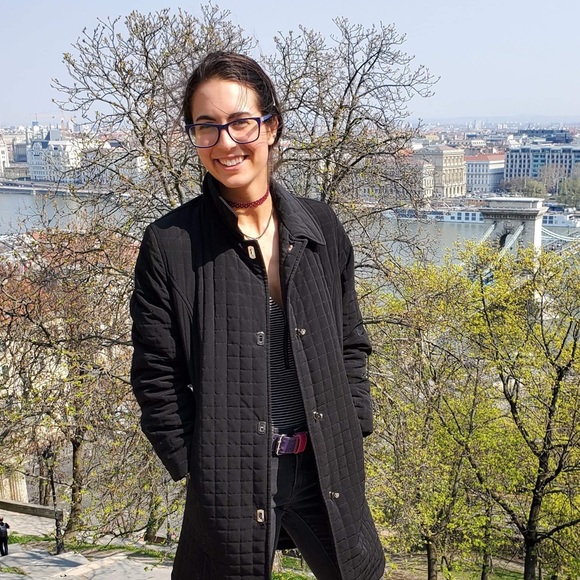 Meet your Posher, Katelyn - Picture 6 of 6